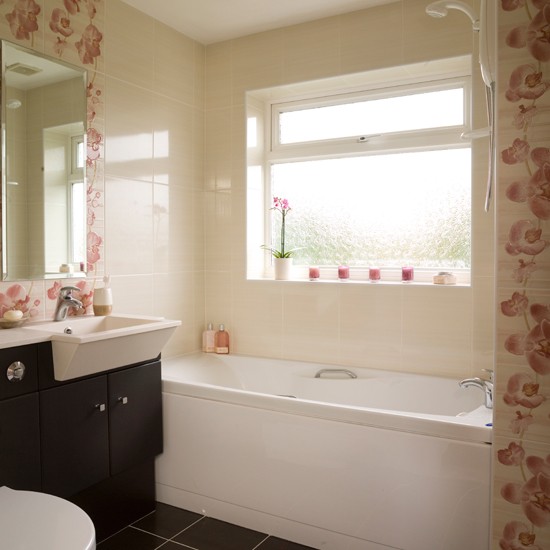 floral-bathrom-modern-Ideal-Home