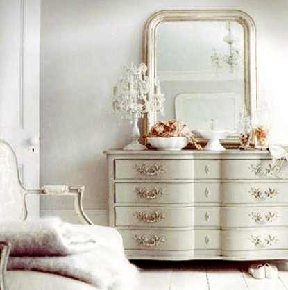 French-Provincial-Furniture-Seen-on-the-Simply-Seductive-Blog
